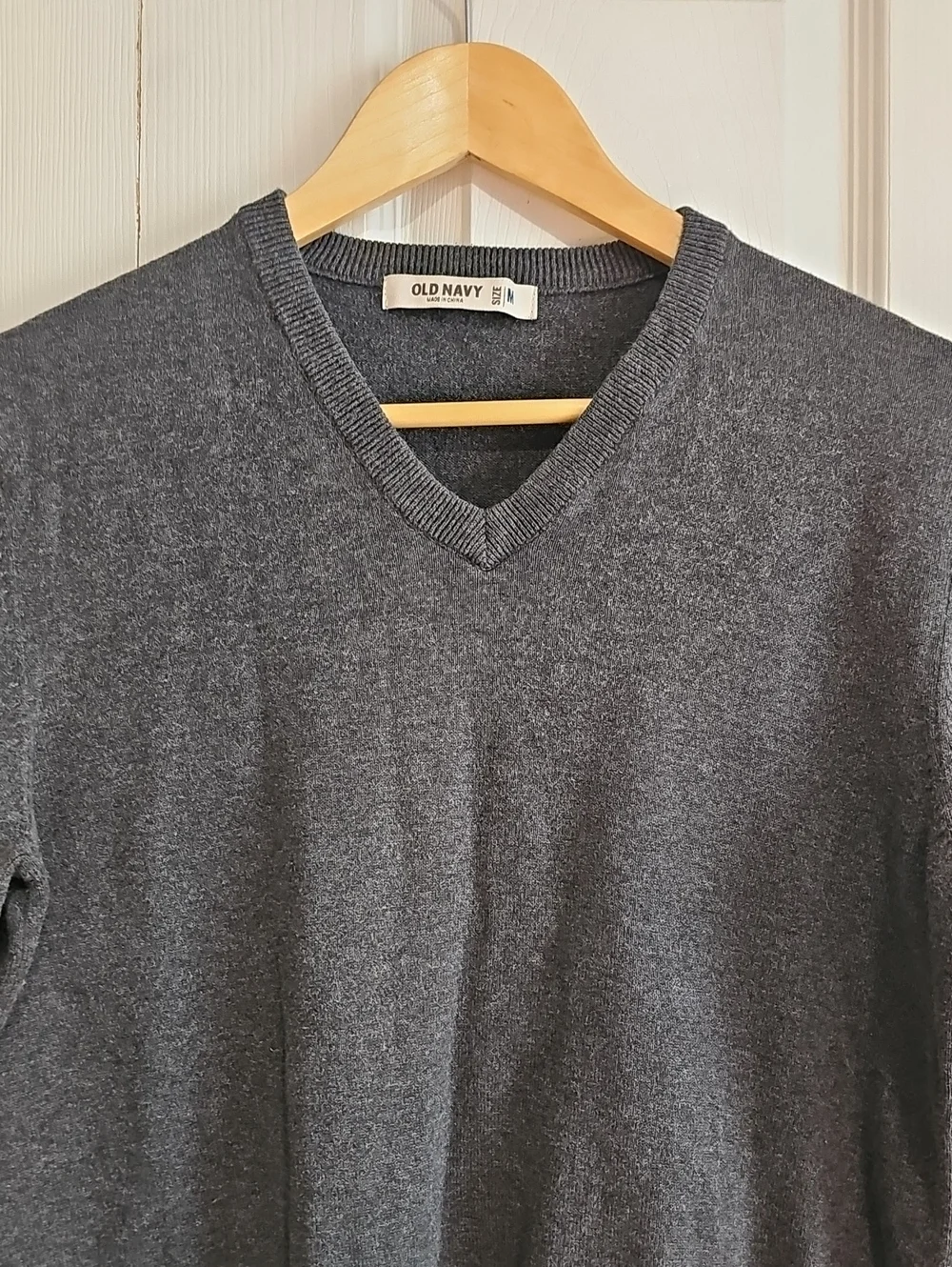 Old Navy Gray V-Neck Sweater | Men's Size M